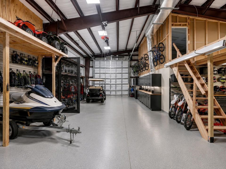 TOY GARAGE