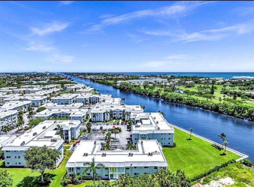 Colonial Club Intracoastal Community
