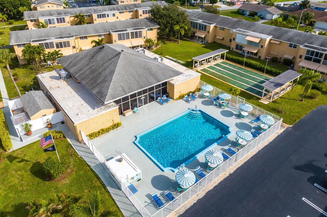 Village Royale Pool