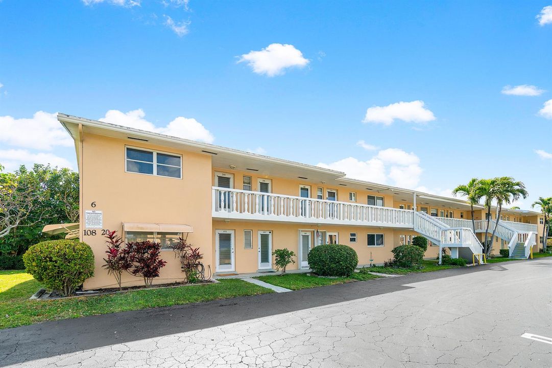 108 20th Ave NE #201 Boynton Fl 33435