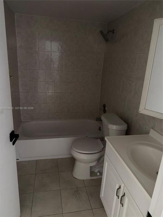 For Rent: $1,800 (2 beds, 1 baths, 860 Square Feet)
