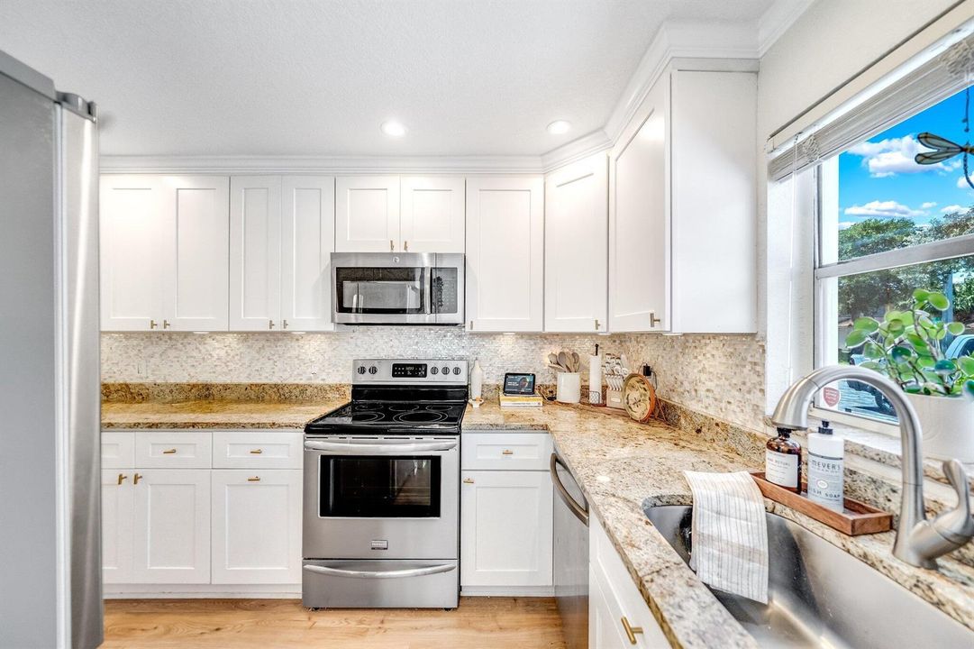 24-web-or-mls-JOY09213