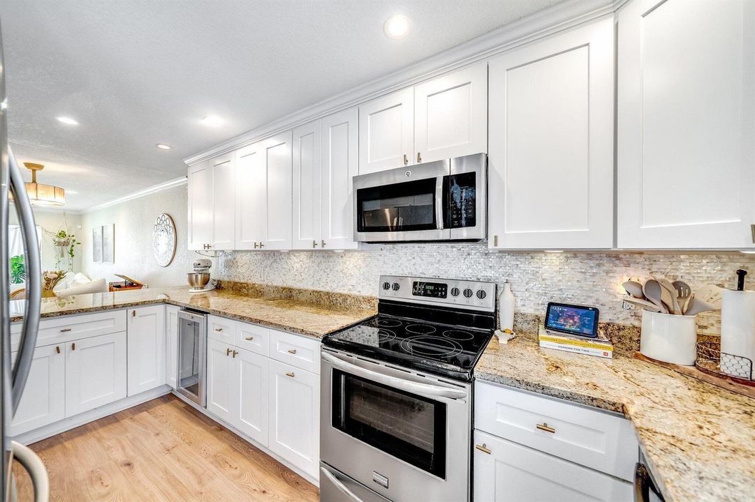 25-web-or-mls-JOY09219