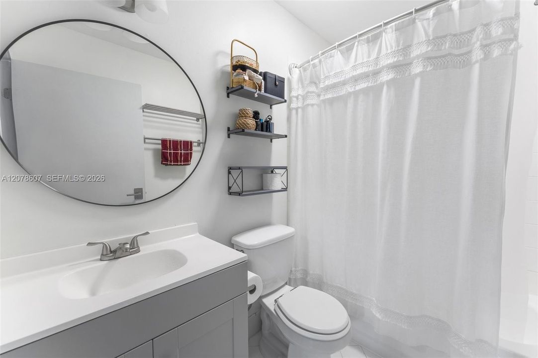 For Rent: $2,250 (2 beds, 2 baths, 822 Square Feet)