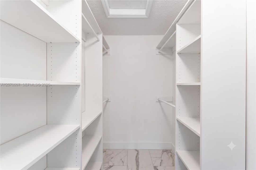 For Rent: $2,250 (2 beds, 2 baths, 822 Square Feet)