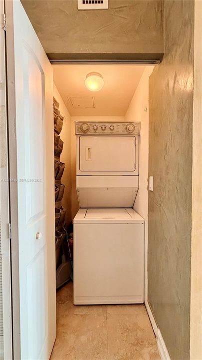 В аренду: $2,800 (2 спален, 2 ванн, 1052 Квадратных фут)