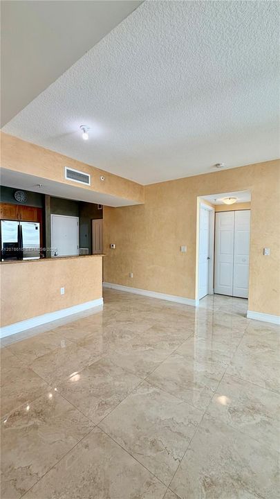 В аренду: $2,800 (2 спален, 2 ванн, 1052 Квадратных фут)