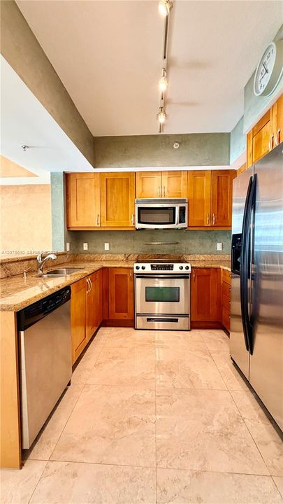 В аренду: $2,800 (2 спален, 2 ванн, 1052 Квадратных фут)