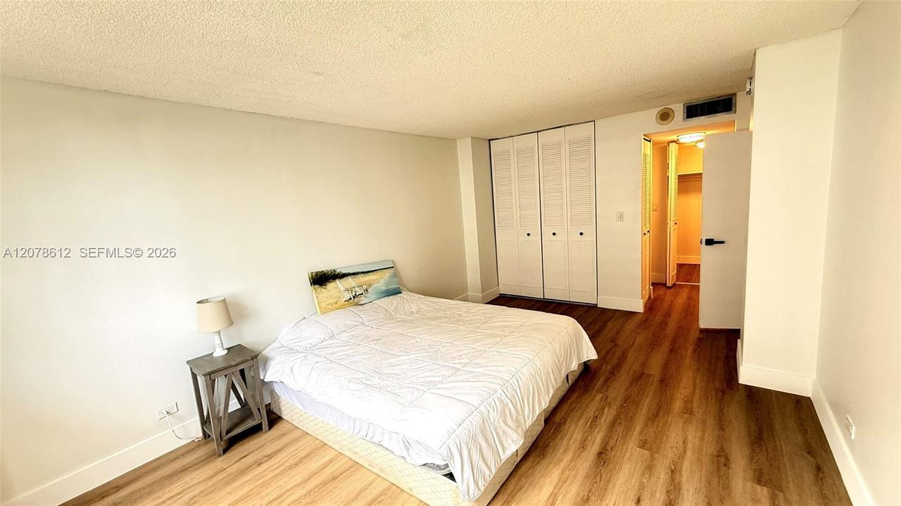 For Rent: $2,850 (2 beds, 2 baths, 1087 Square Feet)