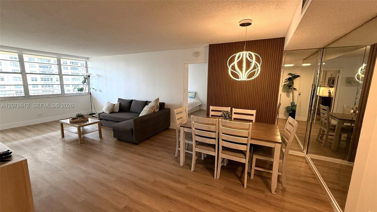 For Rent: $2,850 (2 beds, 2 baths, 1087 Square Feet)