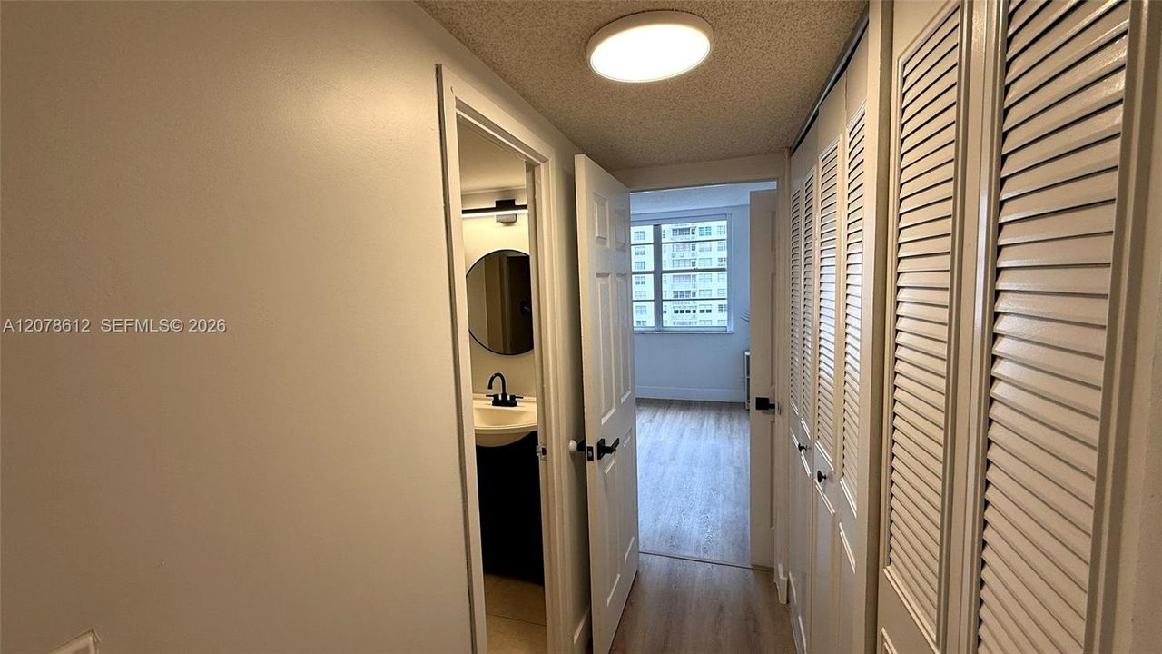 For Rent: $2,850 (2 beds, 2 baths, 1087 Square Feet)