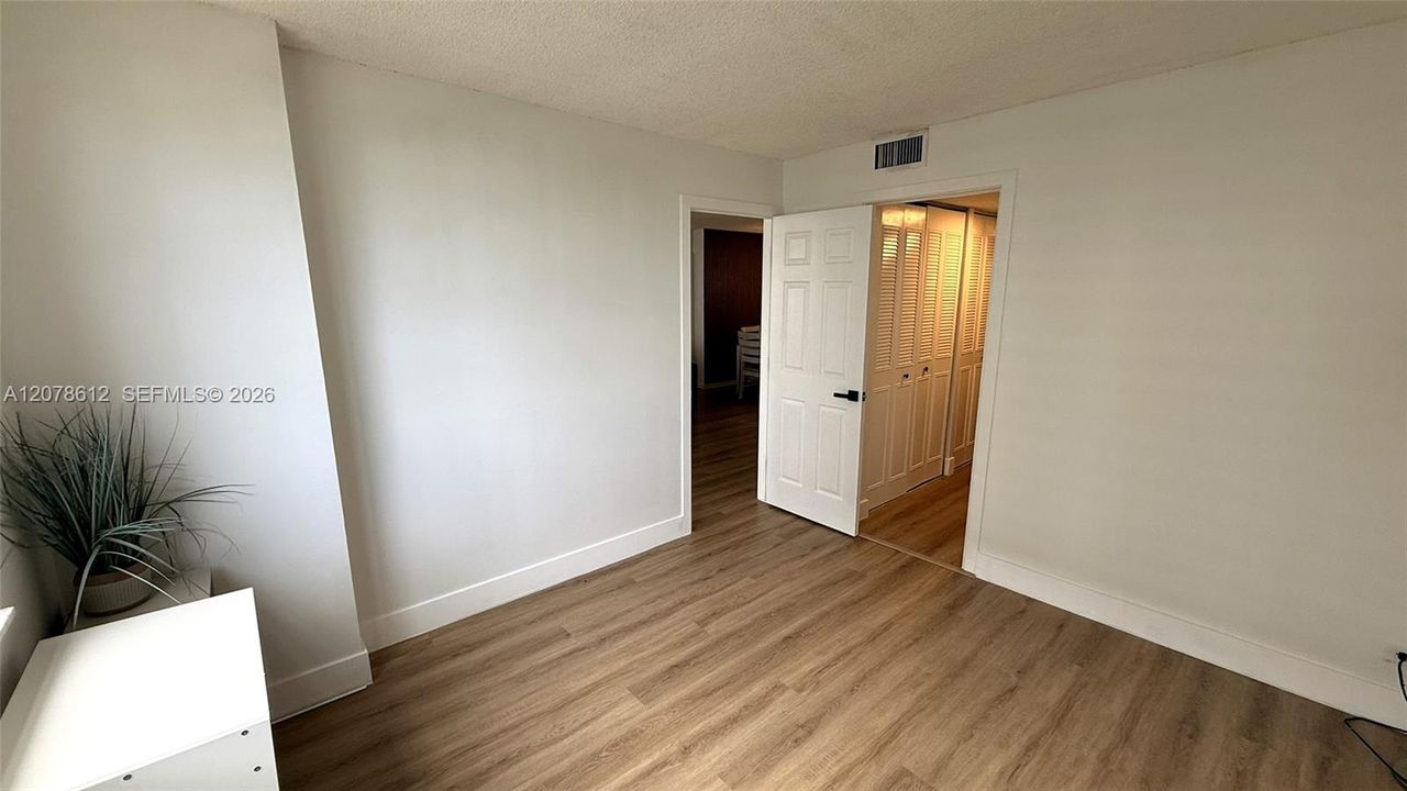 For Rent: $2,850 (2 beds, 2 baths, 1087 Square Feet)
