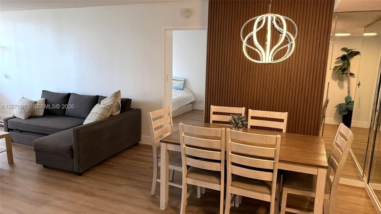For Rent: $2,850 (2 beds, 2 baths, 1087 Square Feet)