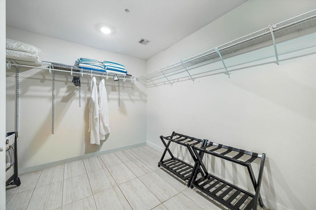 15-3900 Biscayne Blvd #S910, Miami-36