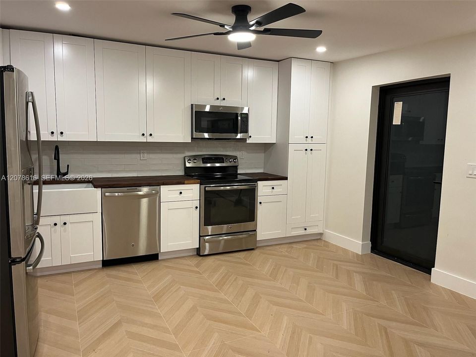For Rent: $1,975 (1 beds, 1 baths, 535 Square Feet)