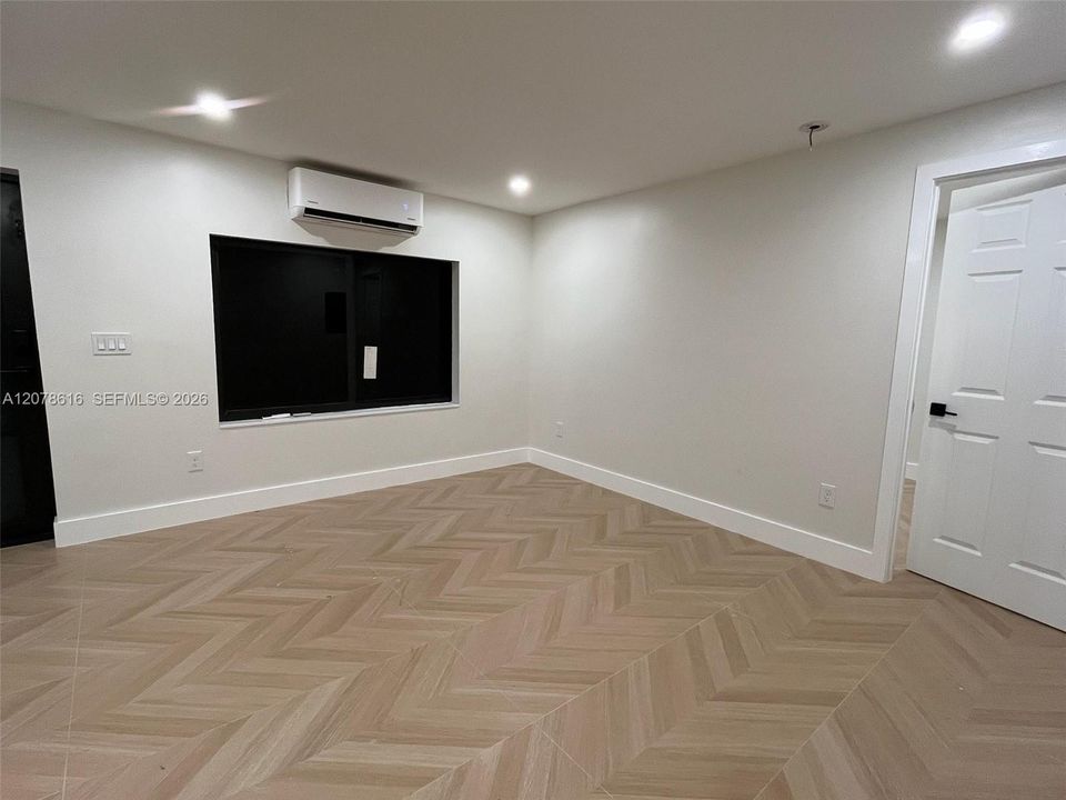 For Rent: $1,975 (1 beds, 1 baths, 535 Square Feet)