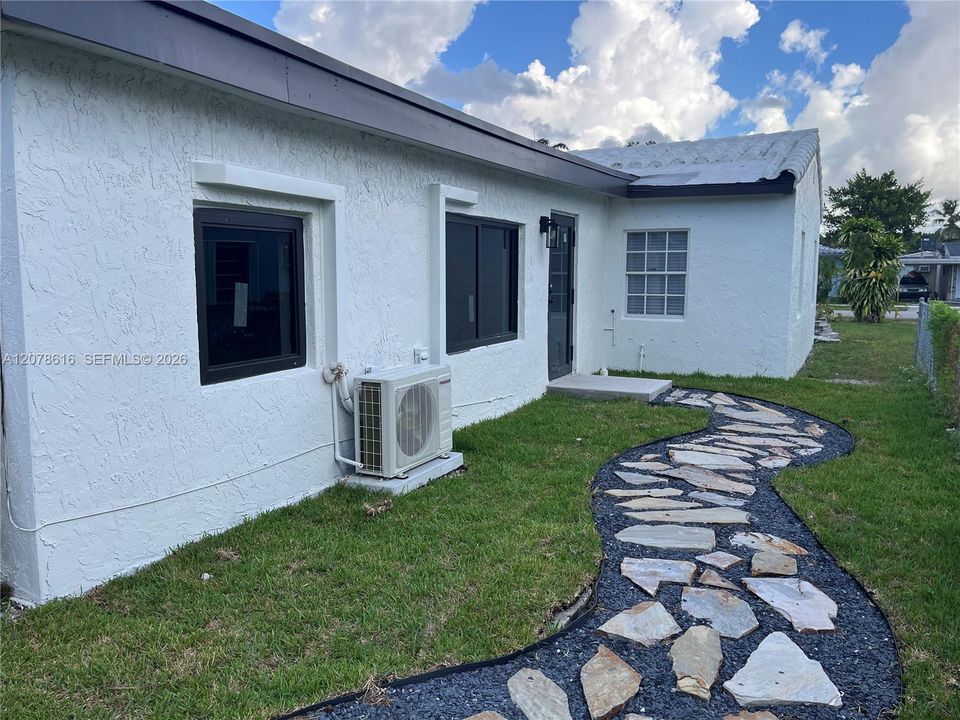 For Rent: $1,975 (1 beds, 1 baths, 535 Square Feet)