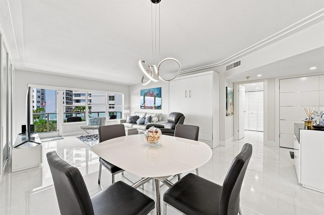 43_dining area