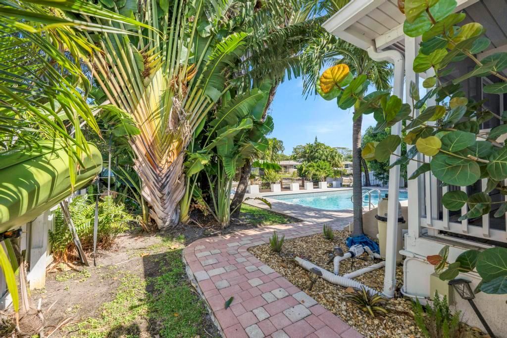 1771 NE 35th St Oakland Park 00024