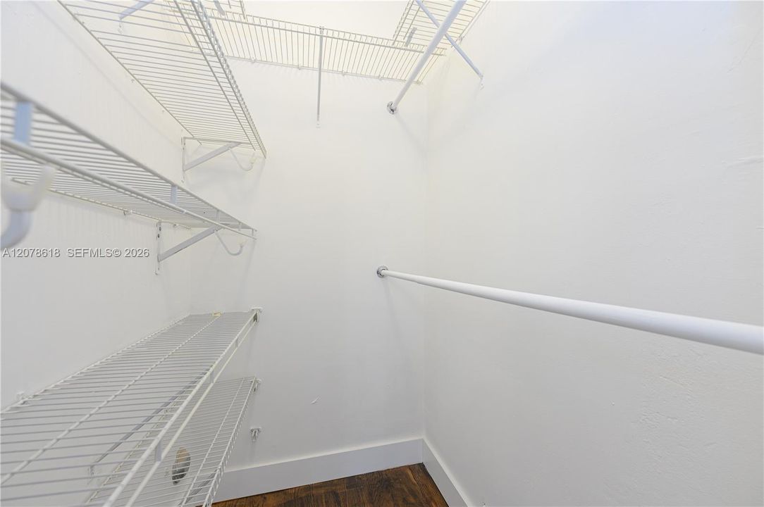 For Rent: $3,500 (2 beds, 2 baths, 860 Square Feet)