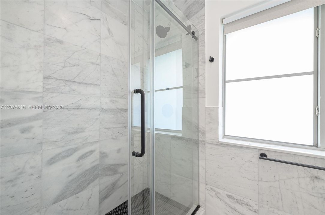 For Rent: $3,500 (2 beds, 2 baths, 860 Square Feet)