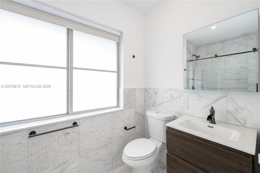 For Rent: $3,500 (2 beds, 2 baths, 860 Square Feet)