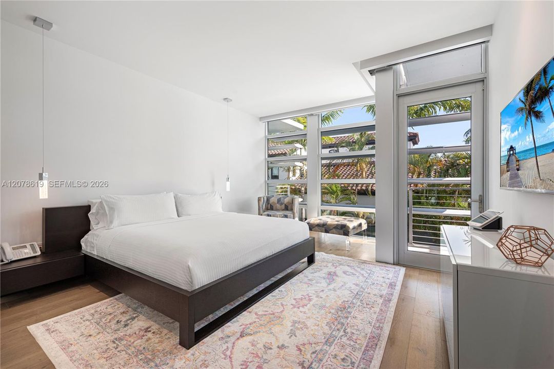 For Rent: $95,000 (6 beds, 6 baths, 5863 Square Feet)