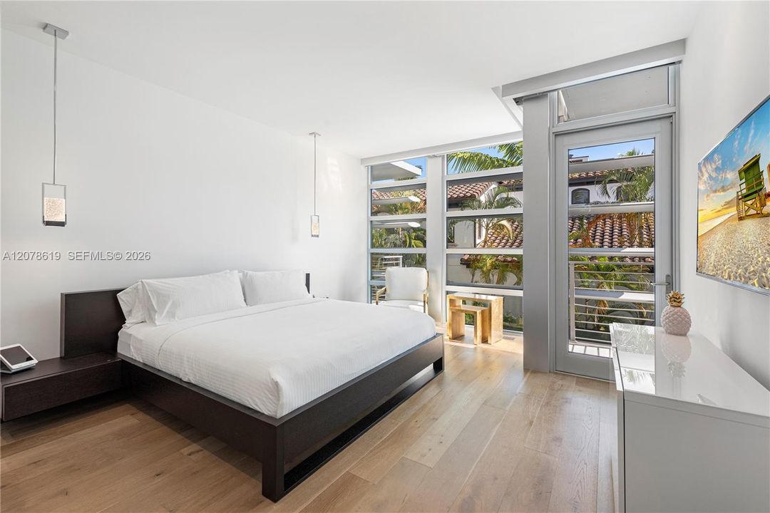 For Rent: $95,000 (6 beds, 6 baths, 5863 Square Feet)