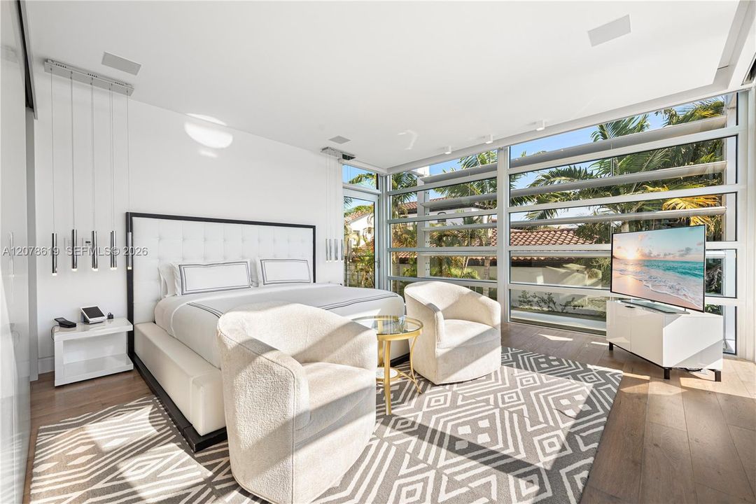 For Rent: $95,000 (6 beds, 6 baths, 5863 Square Feet)