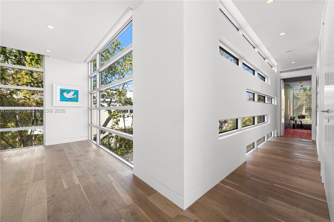 For Rent: $95,000 (6 beds, 6 baths, 5863 Square Feet)