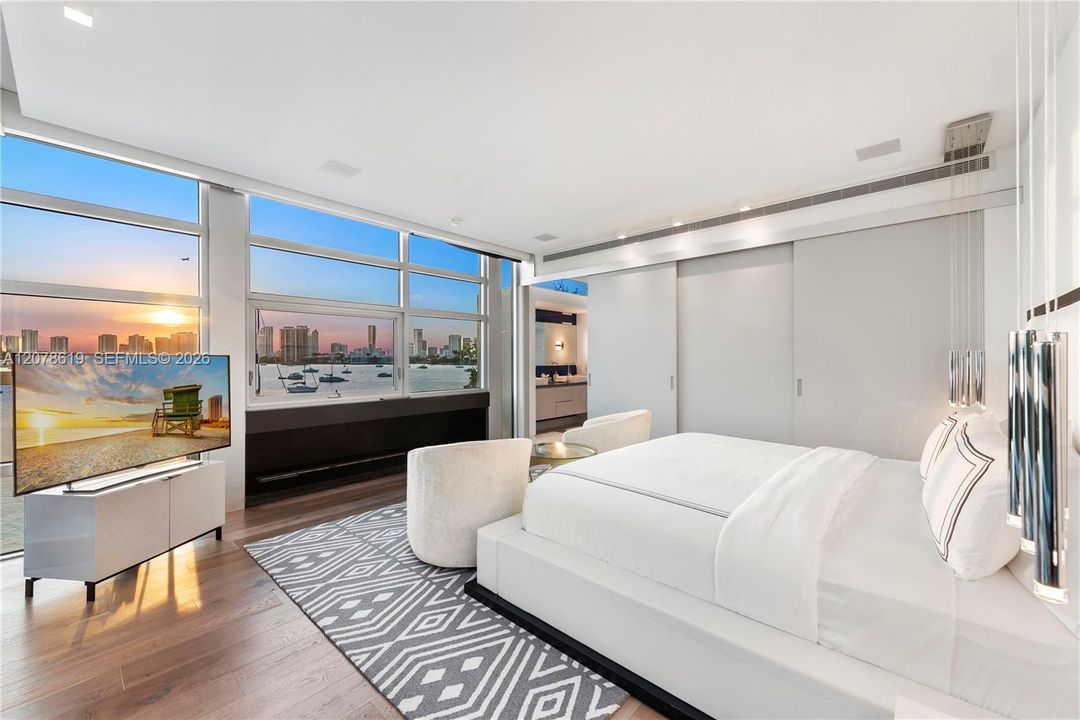 For Rent: $95,000 (6 beds, 6 baths, 5863 Square Feet)