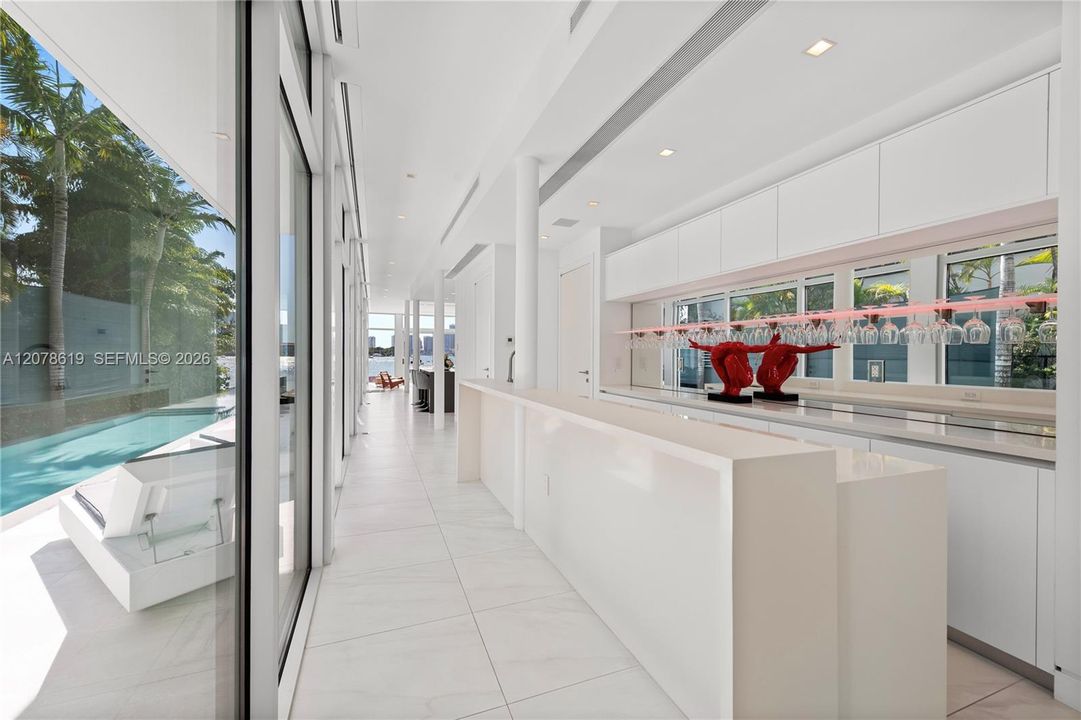 For Rent: $95,000 (6 beds, 6 baths, 5863 Square Feet)
