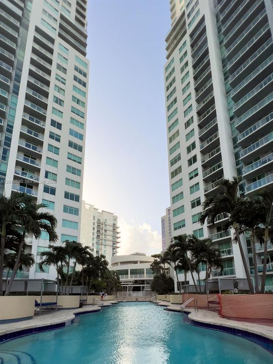 En Venta: $475,000 (2 camas, 1 baños, 1000 Pies cuadrados)
