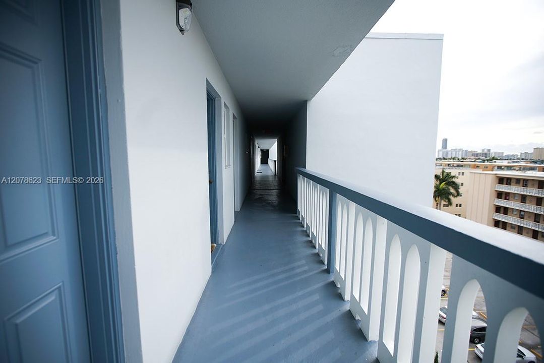 For Rent: $1,900 (1 beds, 1 baths, 847 Square Feet)