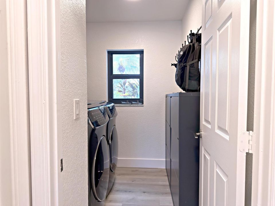 washroom_HDR