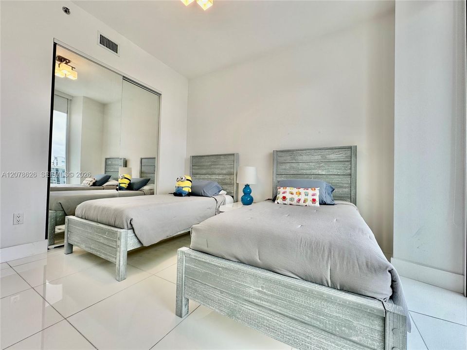 For Rent: $5,500 (2 beds, 2 baths, 1463 Square Feet)