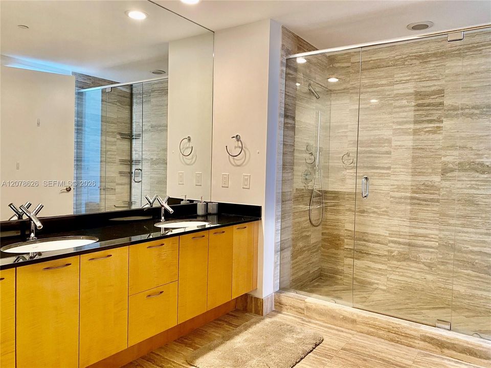 For Rent: $5,500 (2 beds, 2 baths, 1463 Square Feet)
