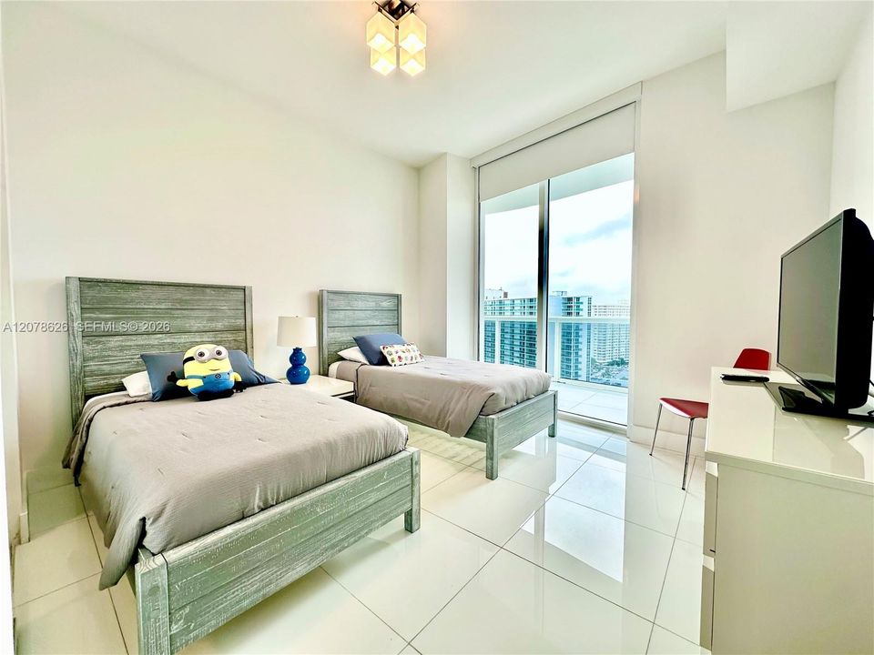 For Rent: $5,500 (2 beds, 2 baths, 1463 Square Feet)