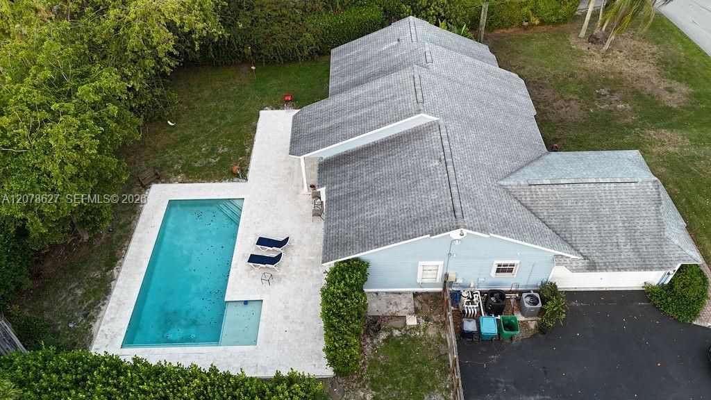 En Venta: $749,000 (4 camas, 2 baños, 1734 Pies cuadrados)