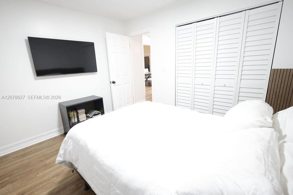 En Venta: $749,000 (4 camas, 2 baños, 1734 Pies cuadrados)