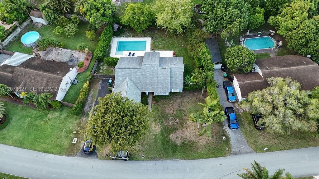 En Venta: $749,000 (4 camas, 2 baños, 1734 Pies cuadrados)
