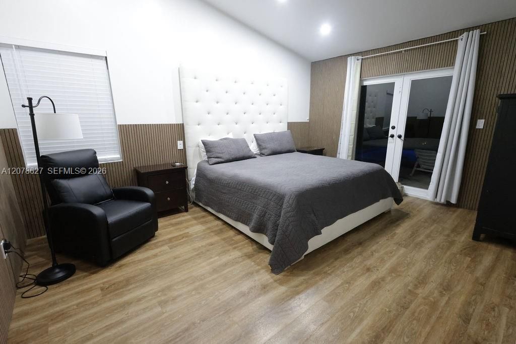 En Venta: $749,000 (4 camas, 2 baños, 1734 Pies cuadrados)