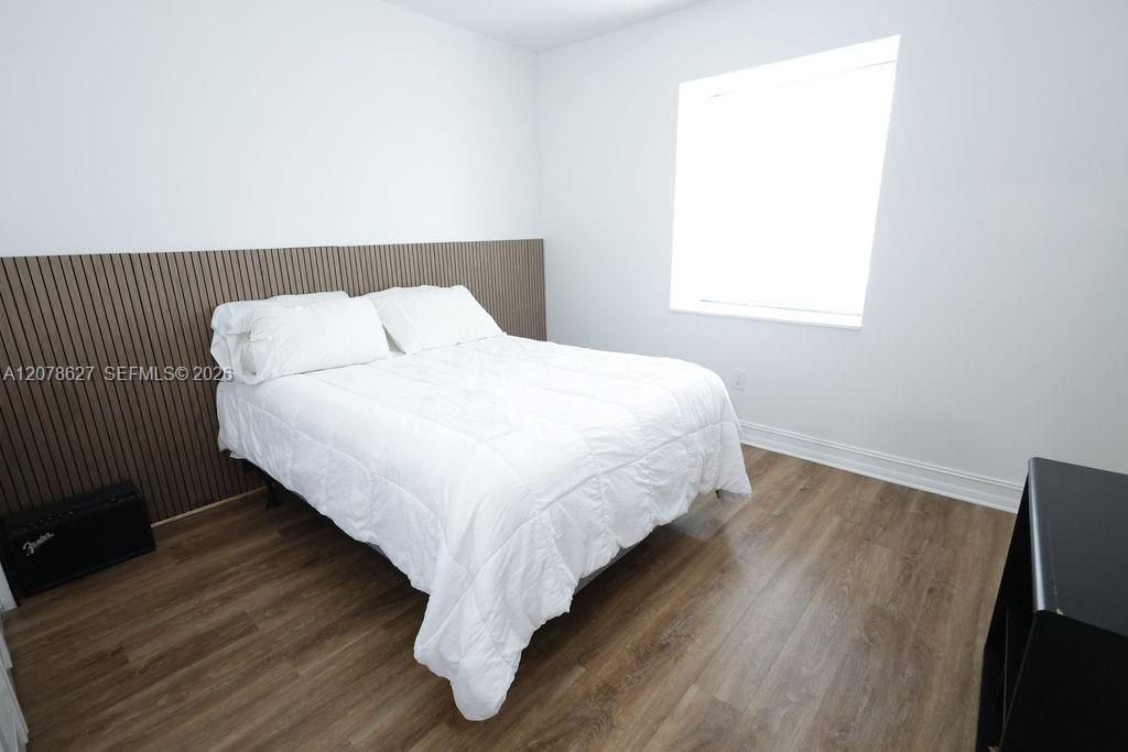 En Venta: $749,000 (4 camas, 2 baños, 1734 Pies cuadrados)