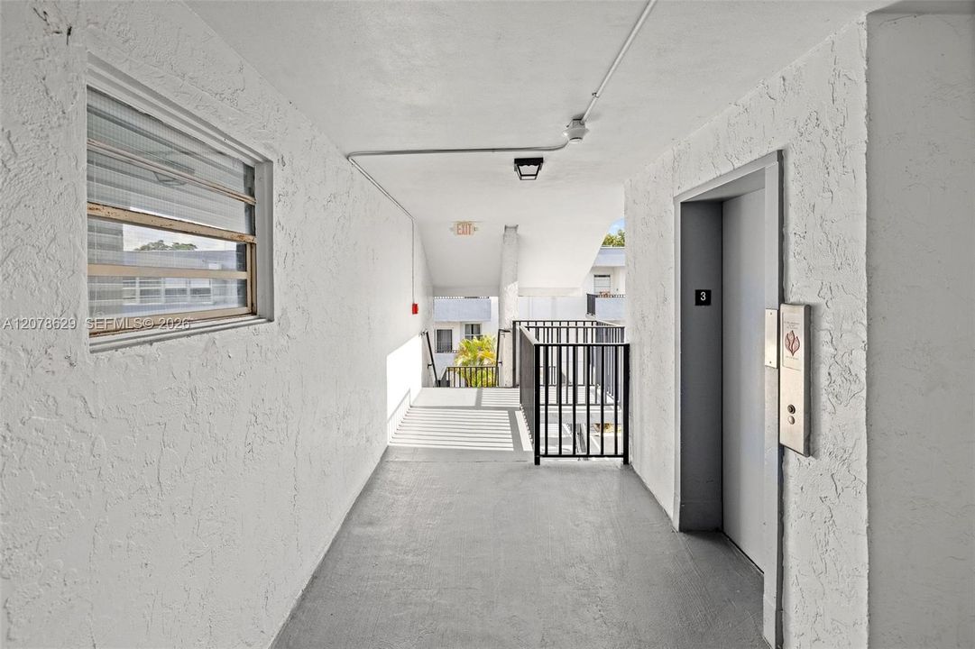 For Rent: $2,500 (2 beds, 1 baths, 900 Square Feet)