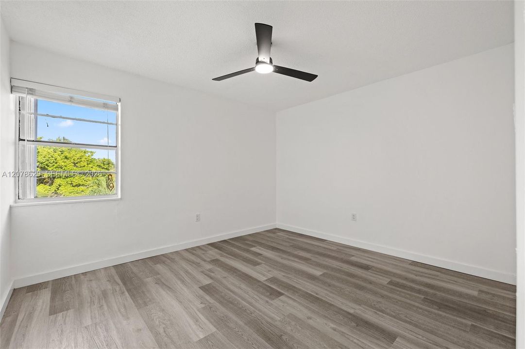 For Rent: $2,500 (2 beds, 1 baths, 900 Square Feet)
