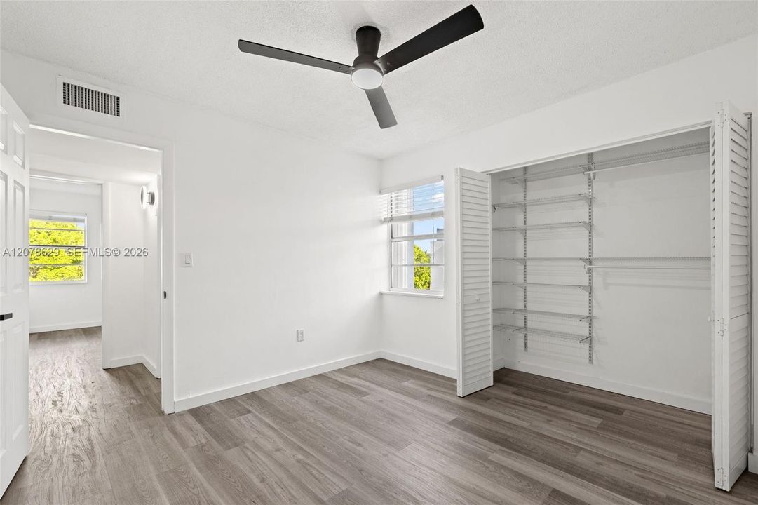 For Rent: $2,500 (2 beds, 1 baths, 900 Square Feet)