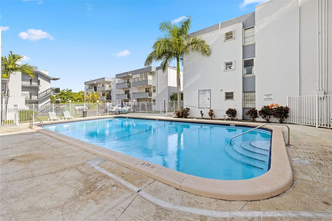 For Rent: $2,500 (2 beds, 1 baths, 900 Square Feet)