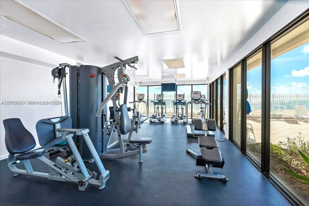 For Rent: $4,500 (2 beds, 2 baths, 1120 Square Feet)