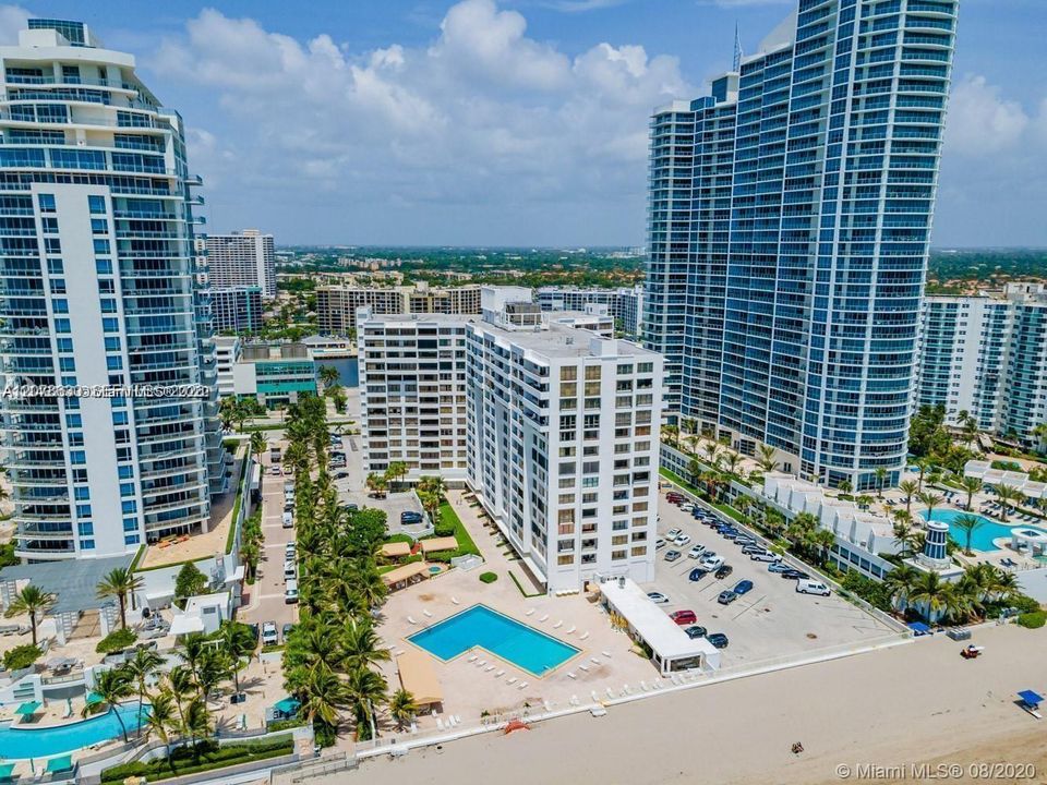 For Rent: $4,500 (2 beds, 2 baths, 1120 Square Feet)