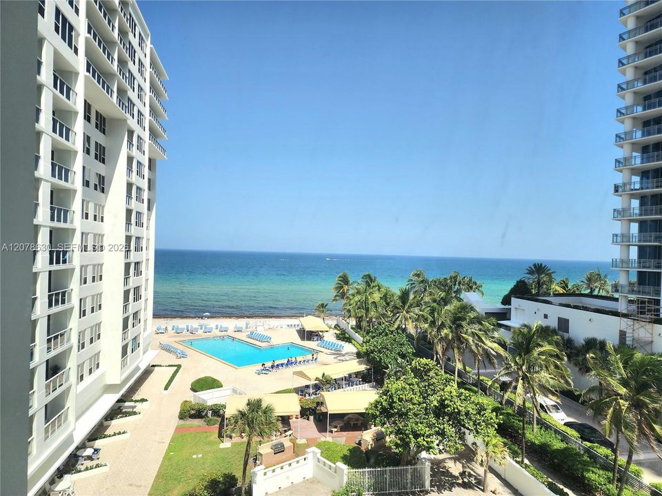 For Rent: $4,500 (2 beds, 2 baths, 1120 Square Feet)